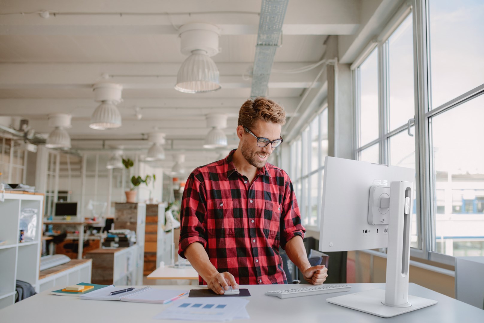 ASUS AIO P440VAK-BPC541X i5-13420H 23.8"FHD 250nits 100Hz AG 16GB DDR5 SSD512 Intel UHD Graphics WLAN+BT LAN Cam1080p W11Pro Black 3Y OnSite